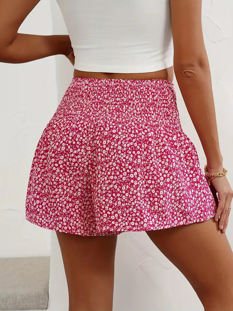 Short with High Waist and Floral Pattern