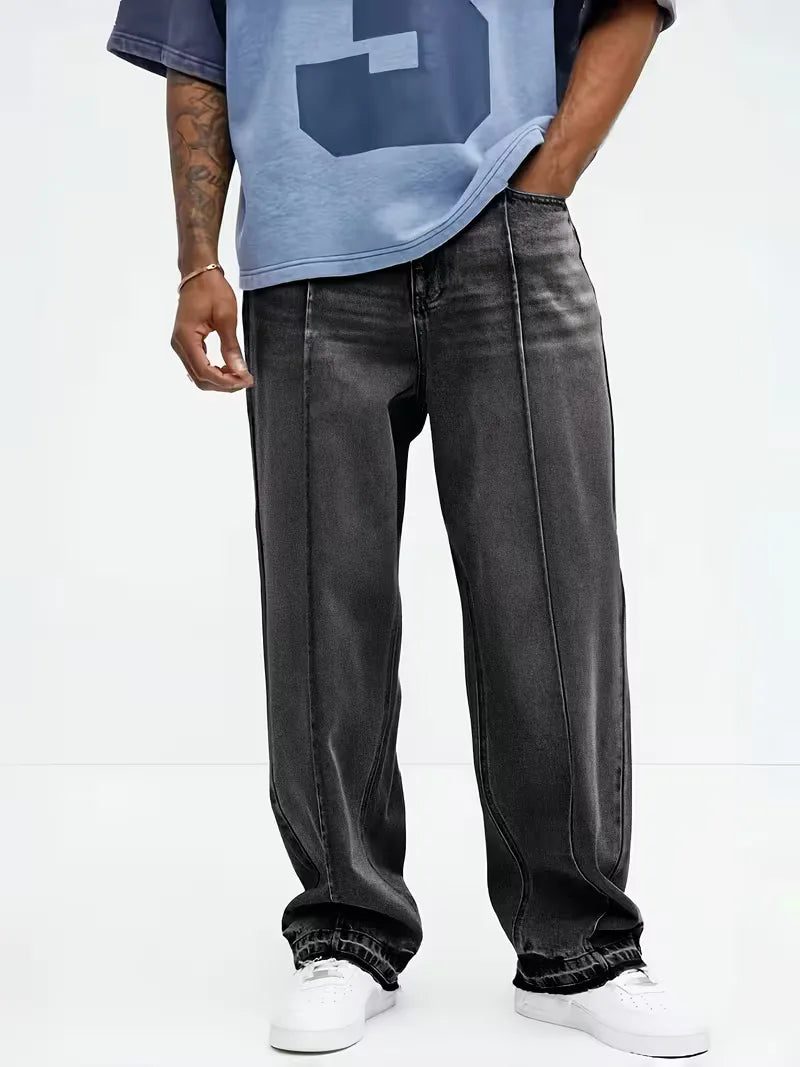 Loose fit jeans with five-pocket styling