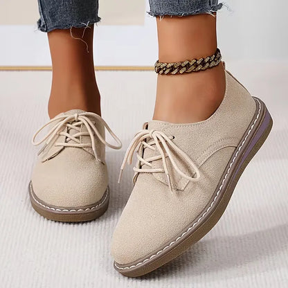 Loafers with brogue and laces