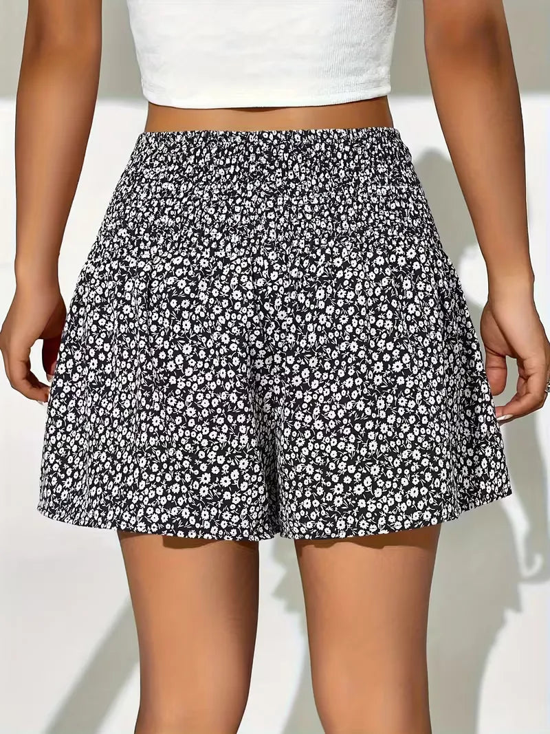 Short with High Waist and Floral Pattern