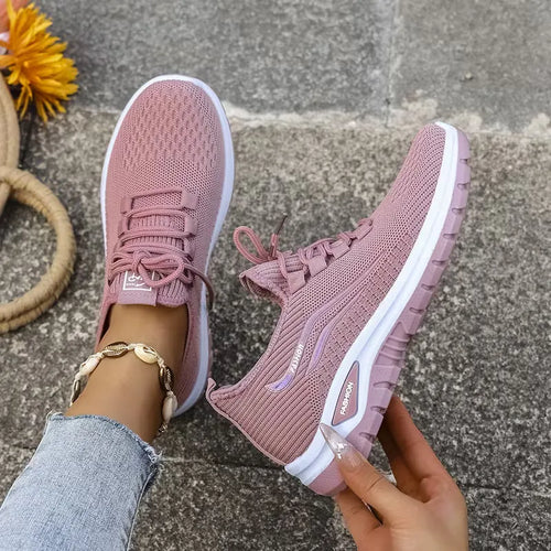 Low-top sneaker with breathable mesh