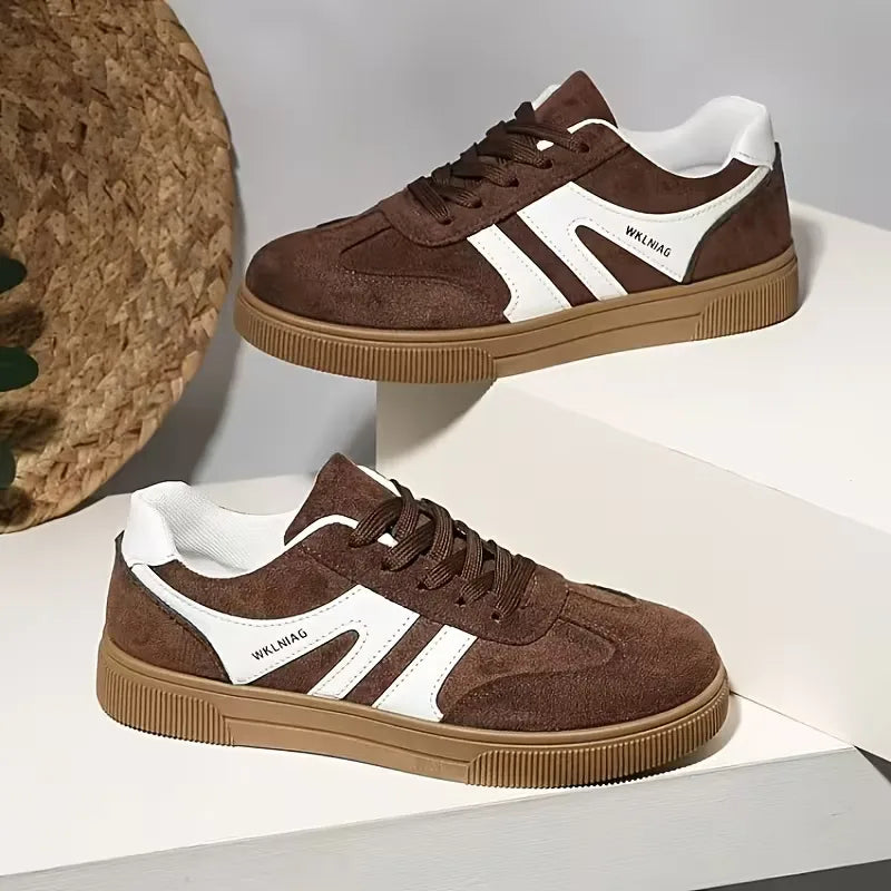 Low sneaker with suede upper