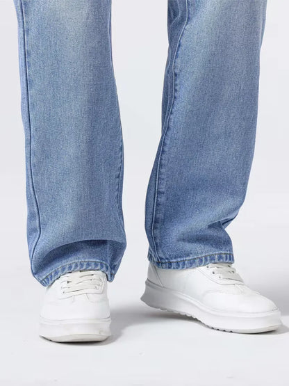 Loose fit jeans with five pockets