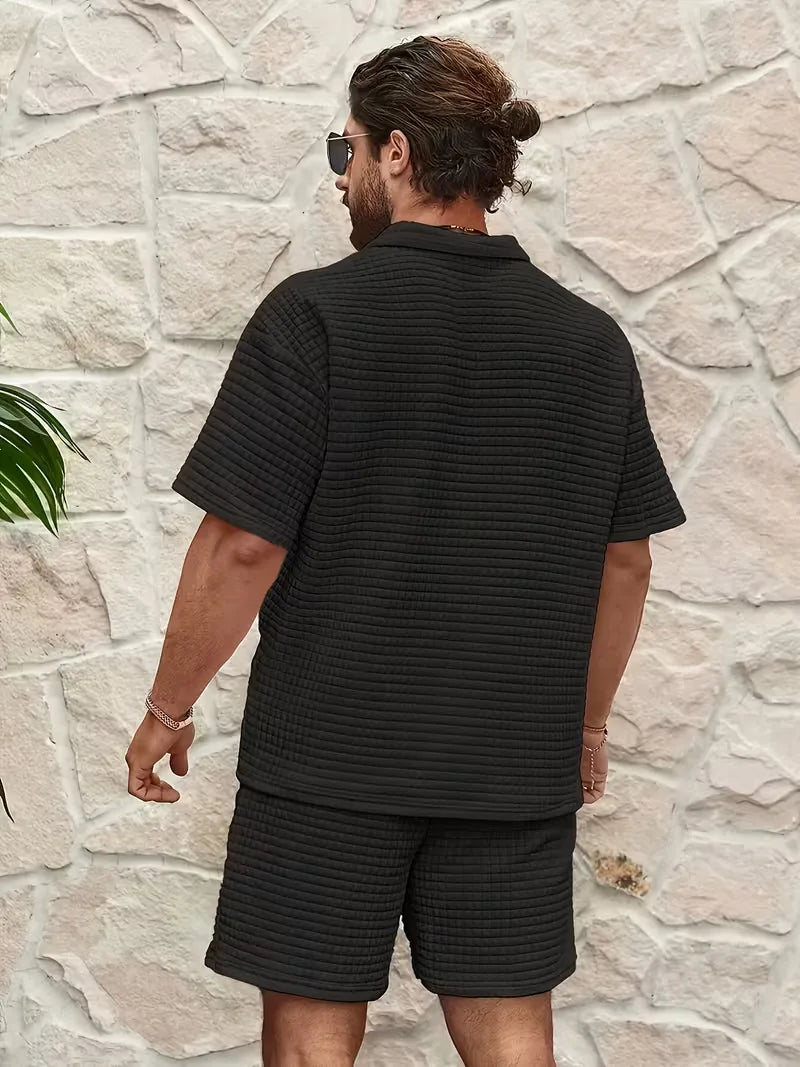 Set with V-neck and texture