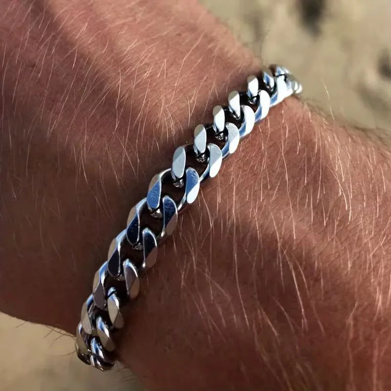 Cuban link bracelet with lobster clasp