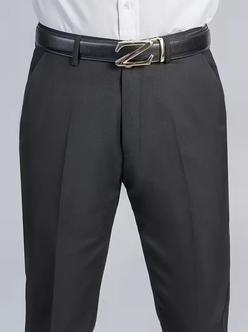 Trousers with elastic waistband and regular fit