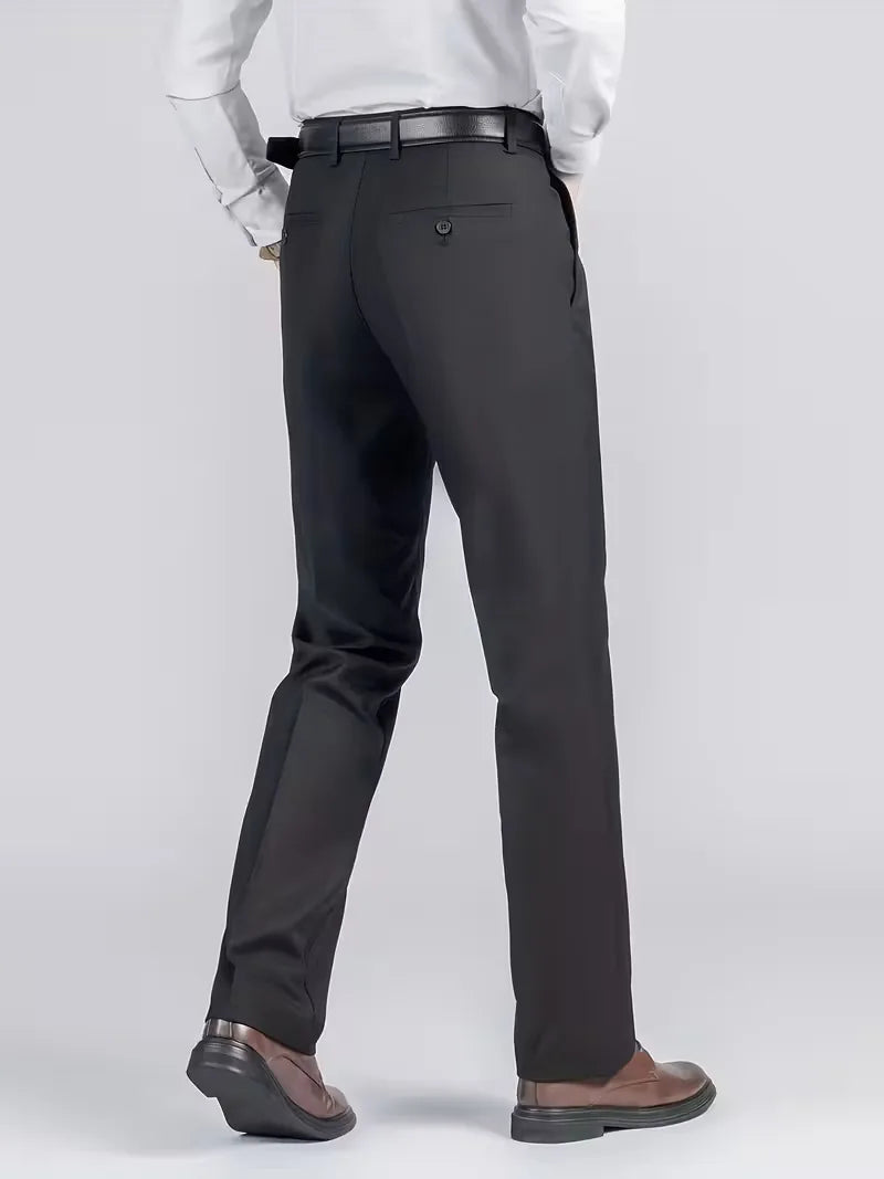 Trousers with elastic waistband and regular fit
