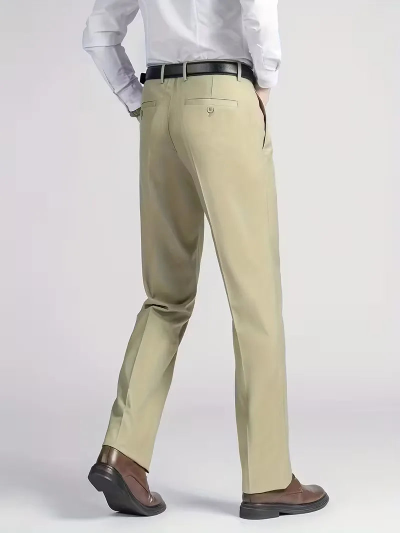 Trousers with elastic waistband and regular fit