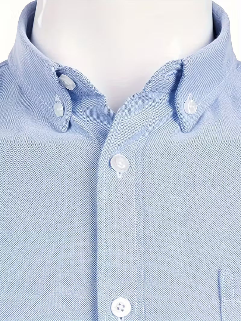 Casual shirt with long sleeves and chest pocket