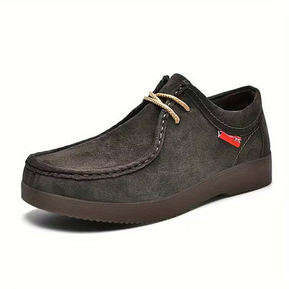 Casual shoes made of pigskin leather with non-slip rubber sole