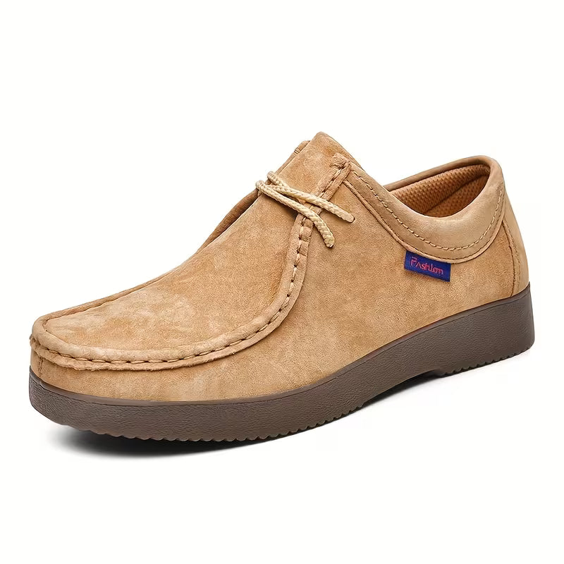 Casual shoes made of pigskin leather with non-slip rubber sole