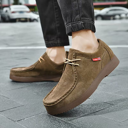 Casual shoes made of pigskin leather with non-slip rubber sole