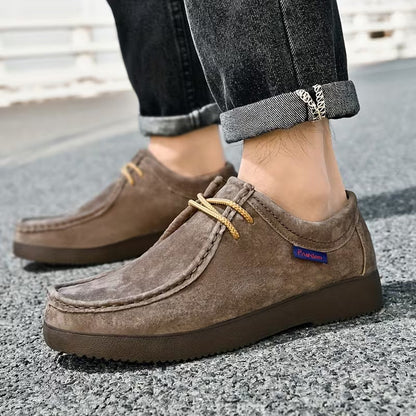 Casual shoes made of pigskin leather with non-slip rubber sole