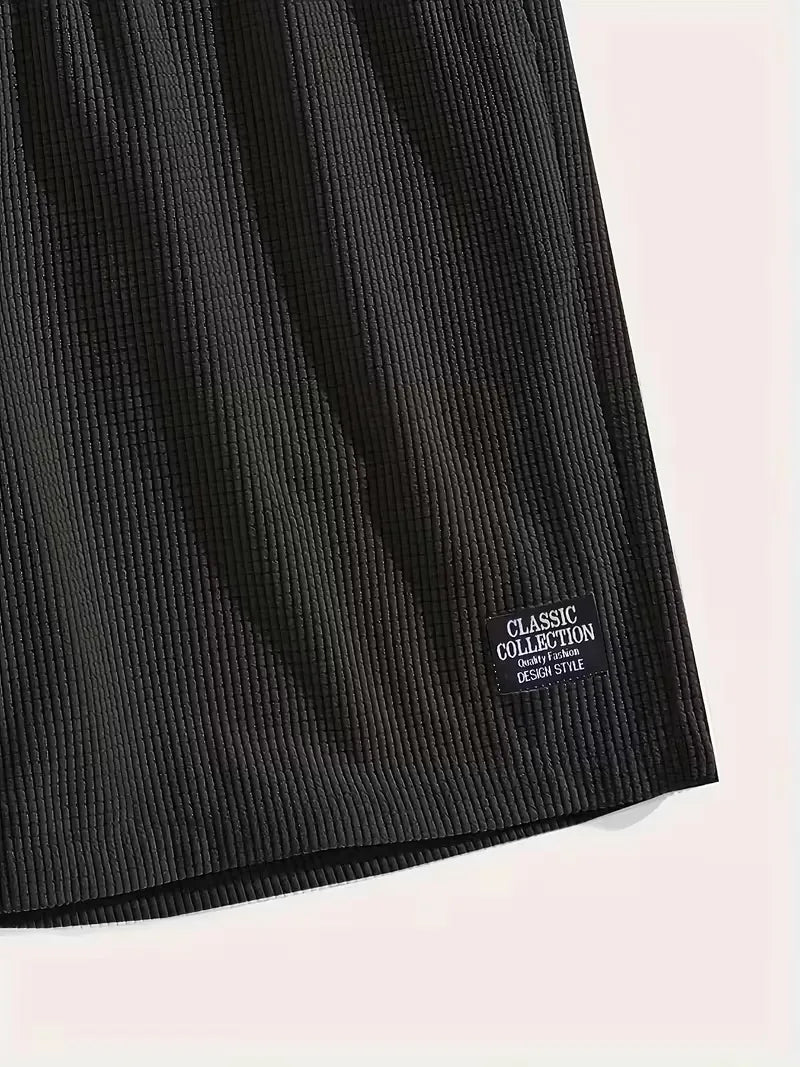 Casual shorts with drawstring waist and side pockets