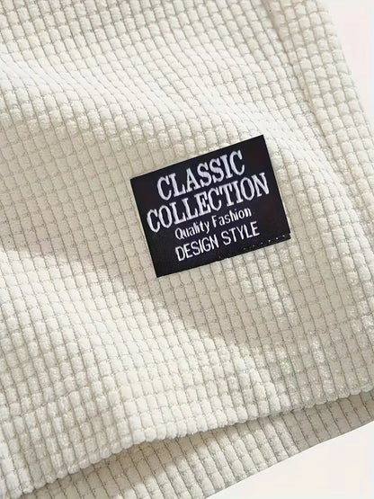 Casual shorts with drawstring waist and side pockets