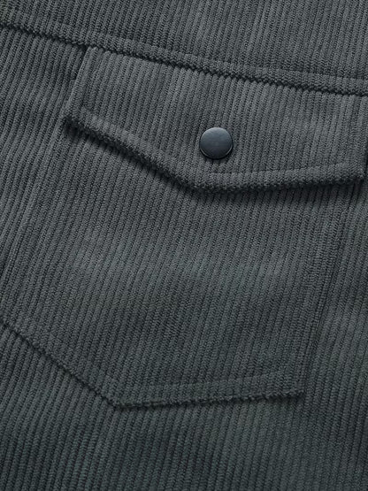 Corduroy jacket with two chest pockets and classic collar