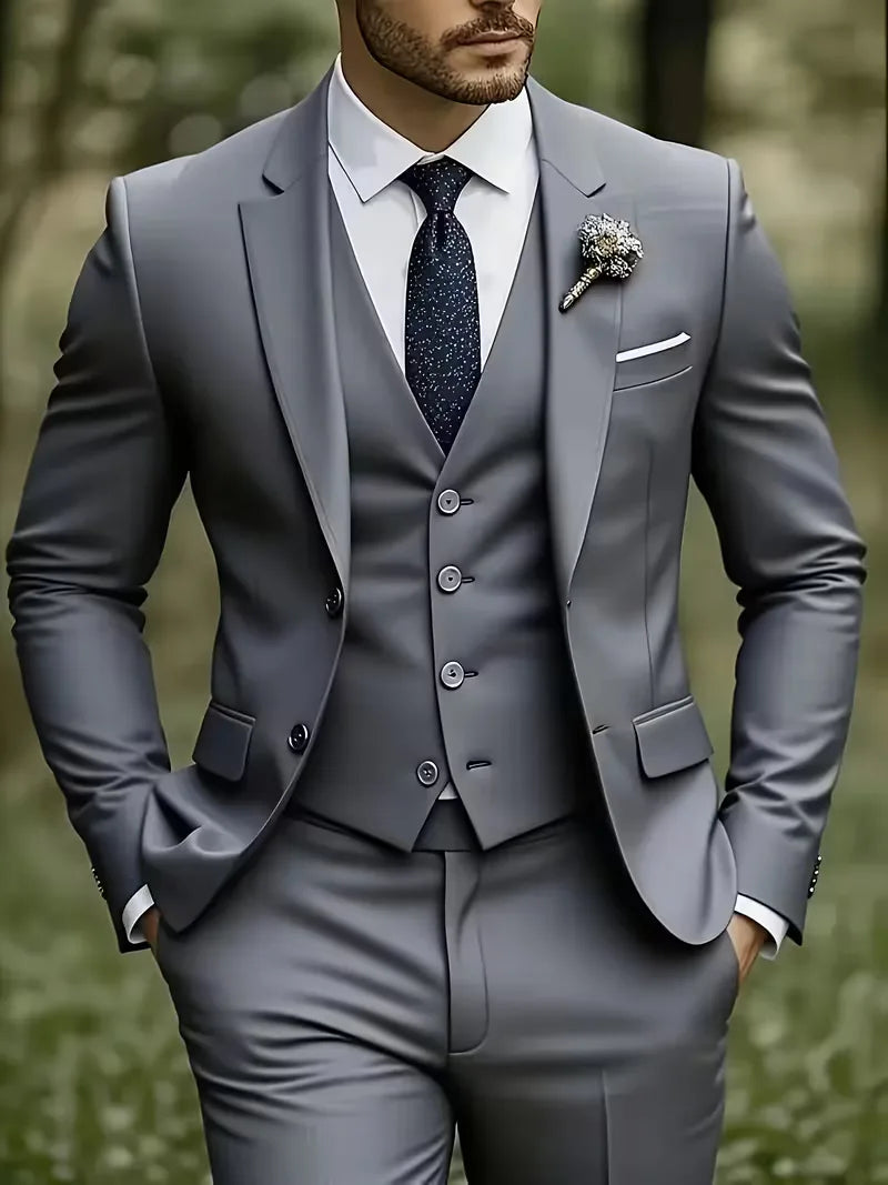 Three-piece men's suit with slim fit and glossy finish