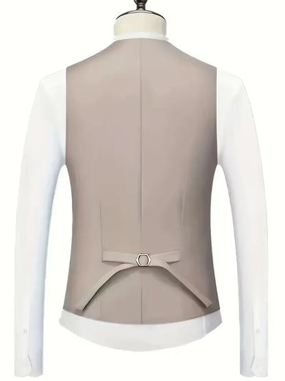 Three-piece men's suit with slim fit and glossy finish