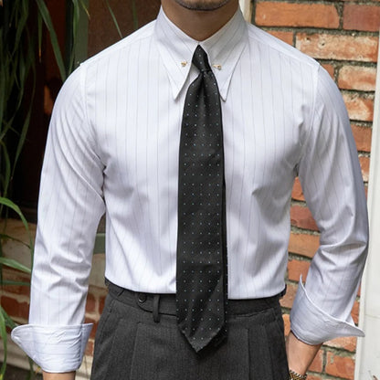 Formal shirt with fine vertical stripes and button closure