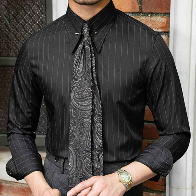 Formal shirt with fine vertical stripes and button closure