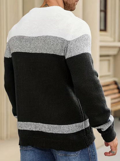 Knitted jumper with colour block design and round neck