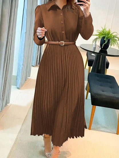 Pleated dress with long sleeves and button closure