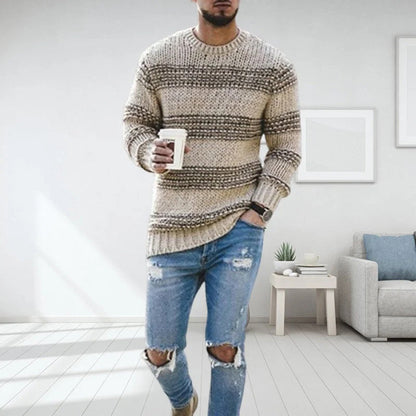 Chunky knitted jumper with round neck and long sleeves