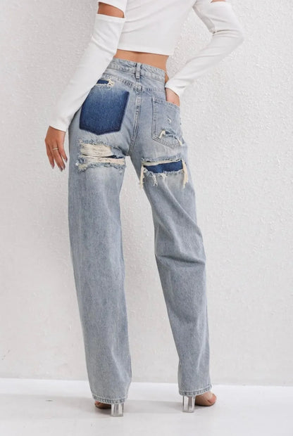 High waist jeans with ripped details