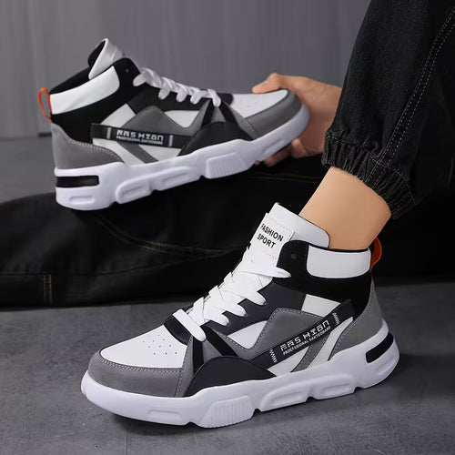 High-top trainers with non-slip sole and lace-up fastening