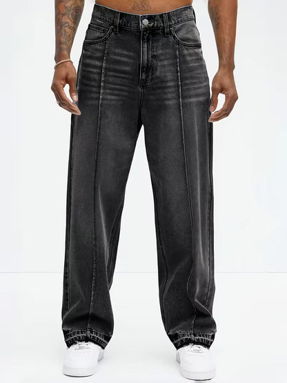Jeans with a loose straight-leg fit and high waist