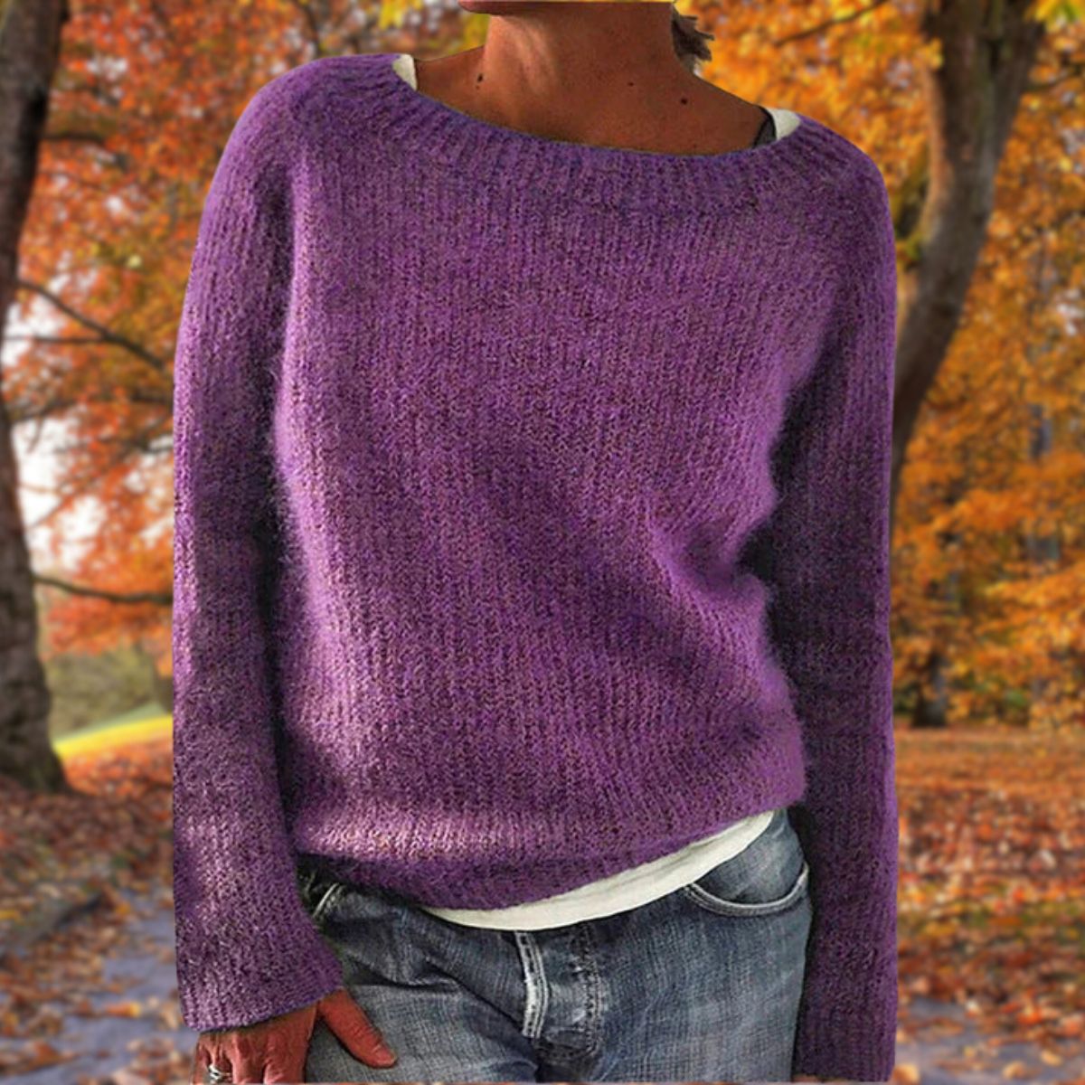 Loose fit jumper with round neck and long sleeves