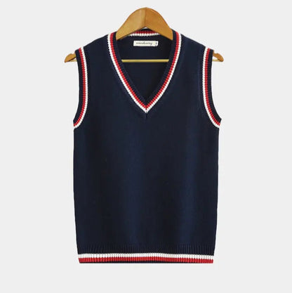 Sleeveless jumper with v-neck and cable pattern