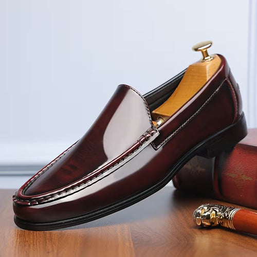 Shoes with lightweight design and pointed toe