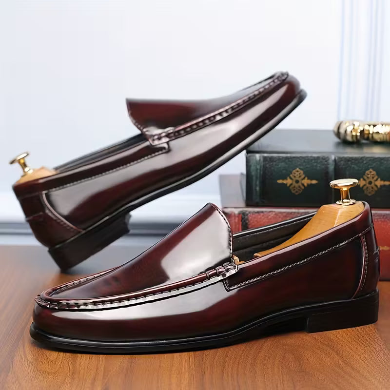 Shoes with lightweight design and pointed toe