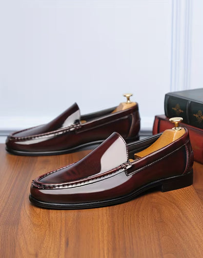 Shoes with lightweight design and pointed toe