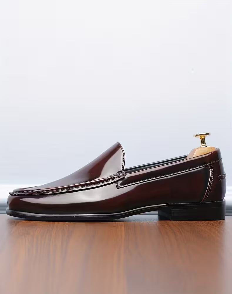 Shoes with lightweight design and pointed toe