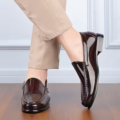 Shoes with lightweight design and pointed toe