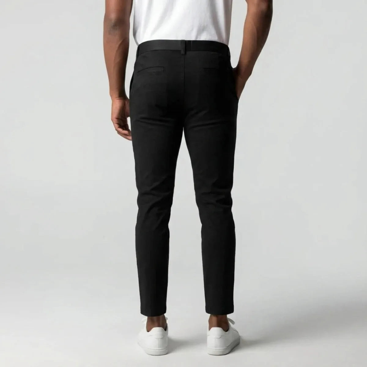 Slim fit chinos with side pockets