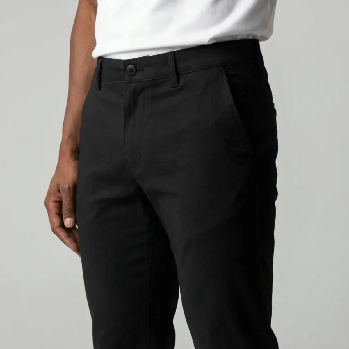 Slim fit chinos with side pockets