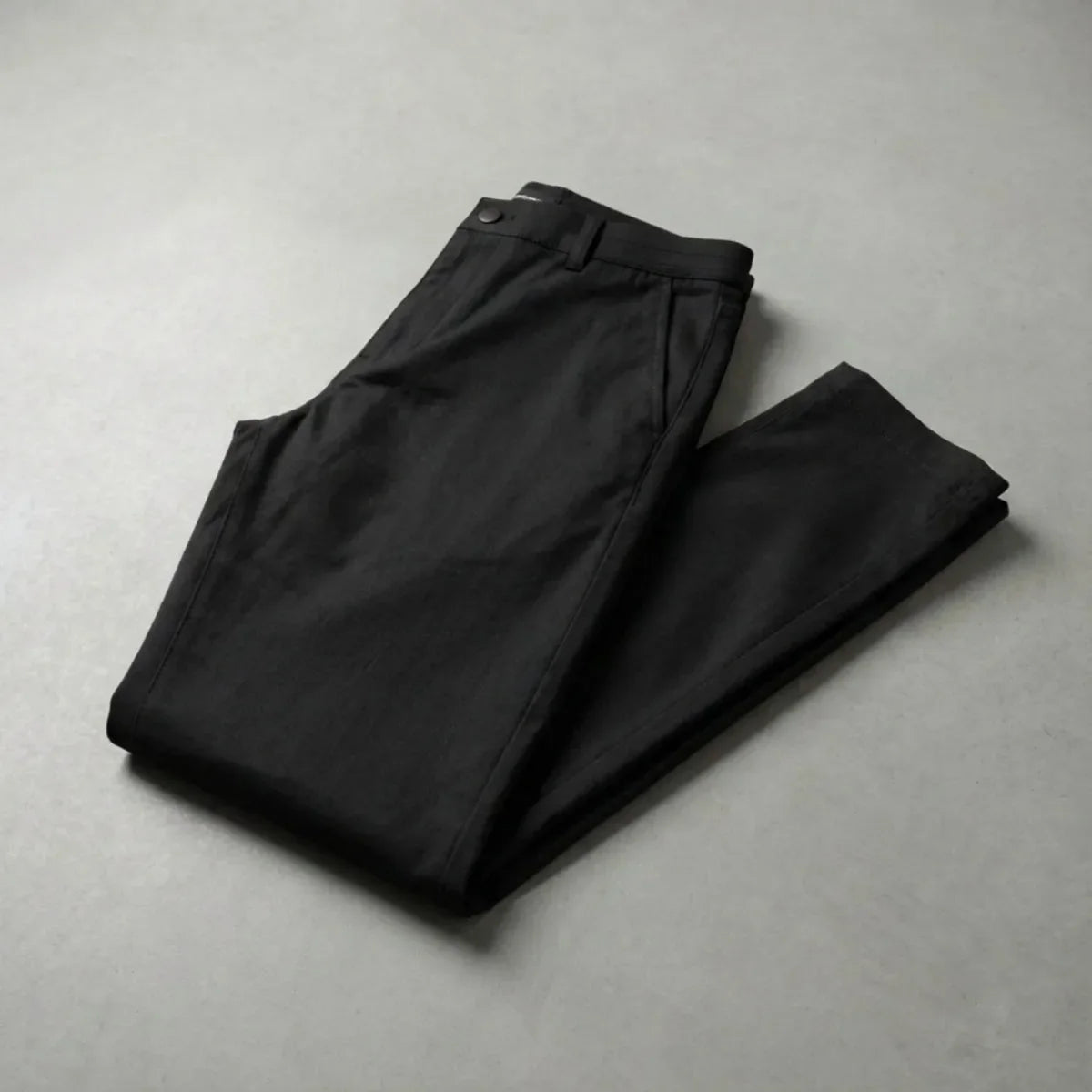 Slim fit chinos with side pockets