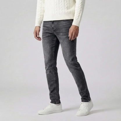 Slim fit jeans with light wash and five-pocket style