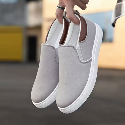 Slip-on shoes with breathable canvas and elastic opening