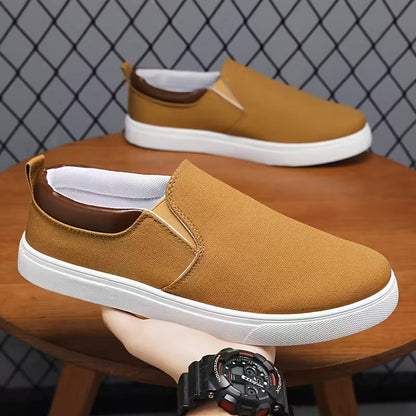 Slip-on shoes with breathable canvas and elastic opening