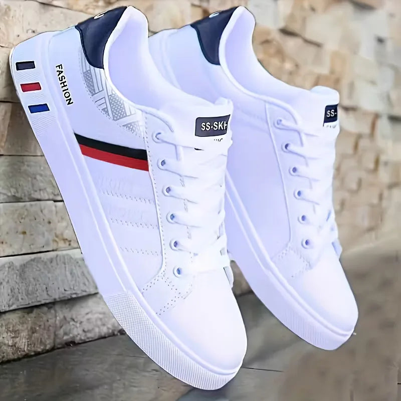 Sneakers with a modern look and lace-up fastening