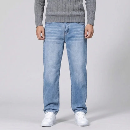 Straight Leg Jeans with Regular Fit