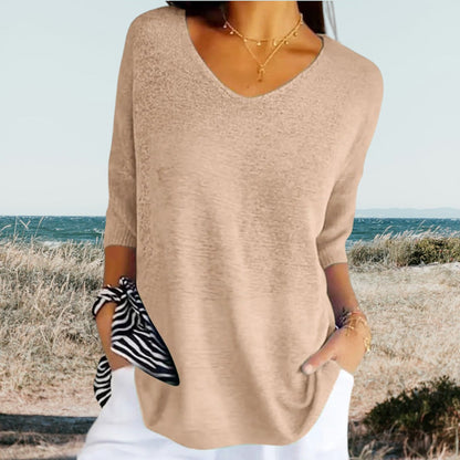 Top with V-neck and three-quarter sleeves
