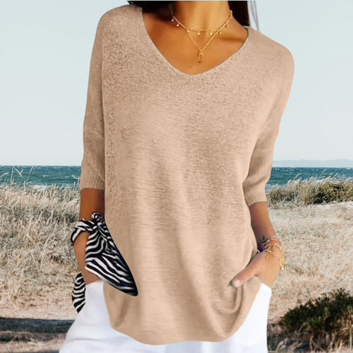 Top with V-neck and three-quarter sleeves