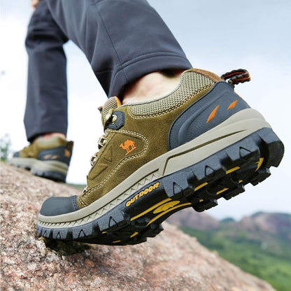 Walking shoes with breathable mesh lining