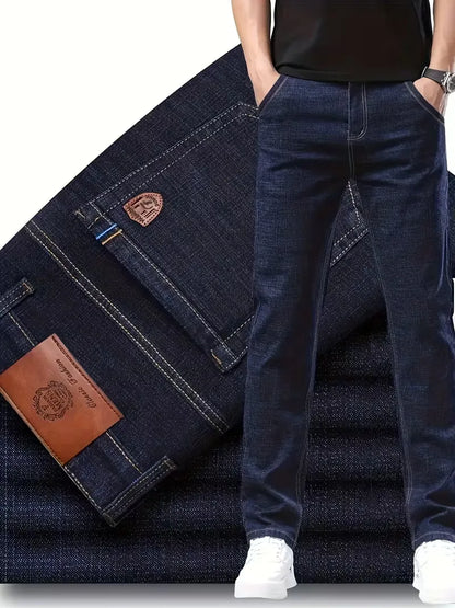 Straight jeans with visible stitching