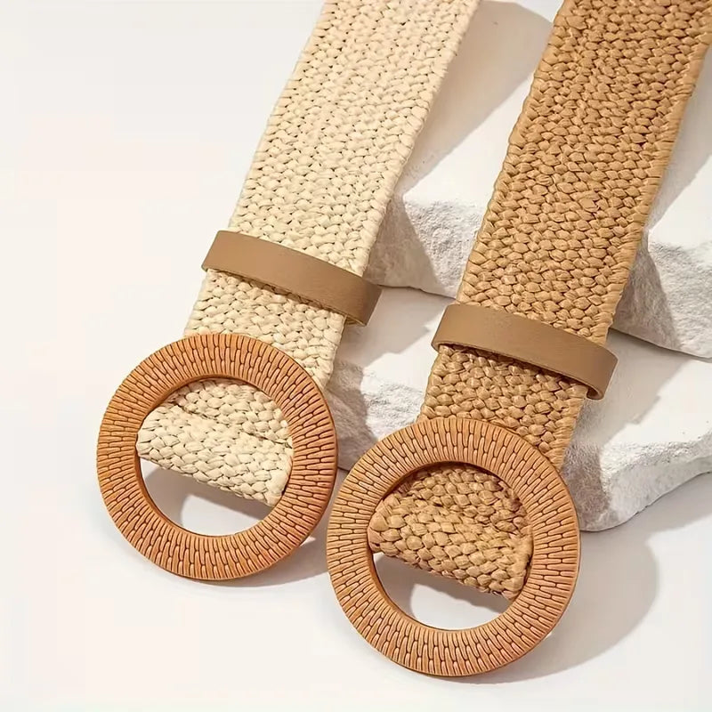 Wide belt with round buckle
